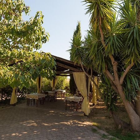 B&B Corte Degli Struzzi Pescia Romana Eksteriør billede