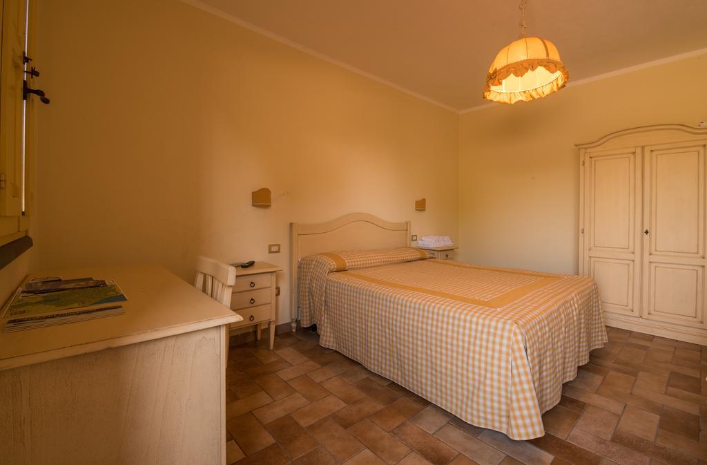 B&B Corte Degli Struzzi Pescia Romana Eksteriør billede