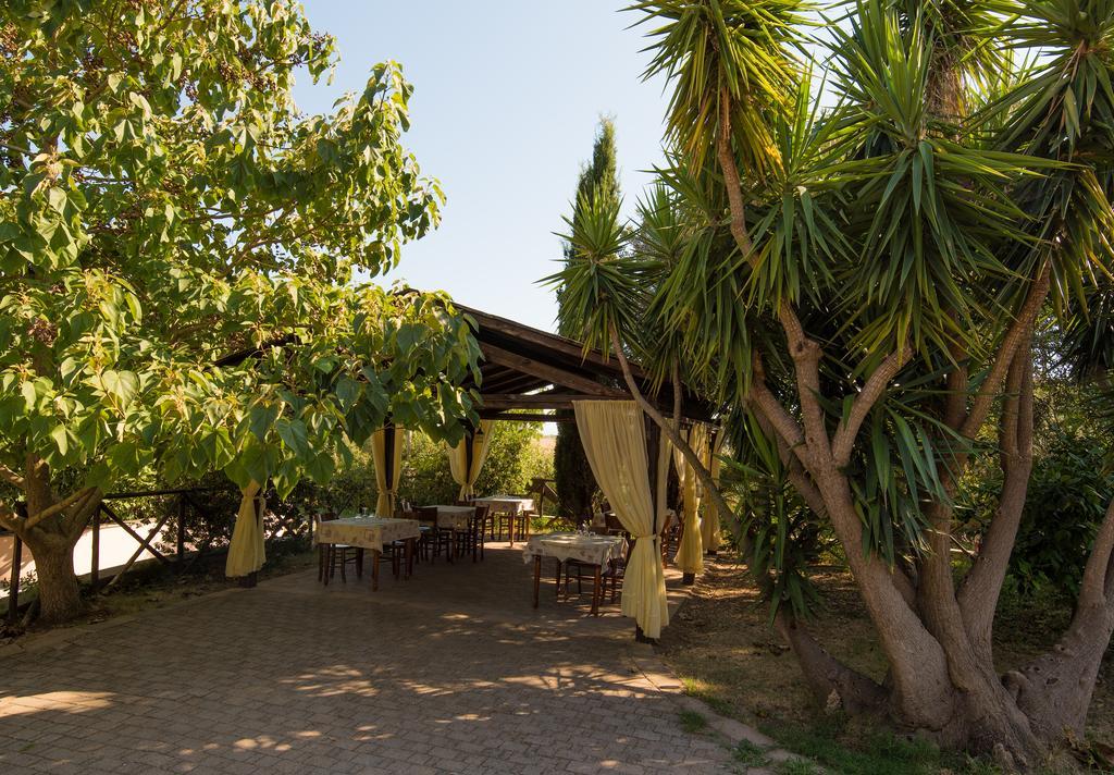 B&B Corte Degli Struzzi Pescia Romana Eksteriør billede